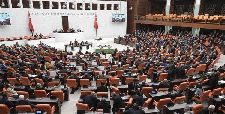 Meclis'te, emeklilere 5 bin lira ödenmesine ilişkin düzenlemeyi de içeren teklifin görüşmelerine devam edilecek