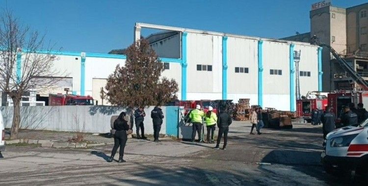 Gaziantep'te kumaş fabrikasında yangın