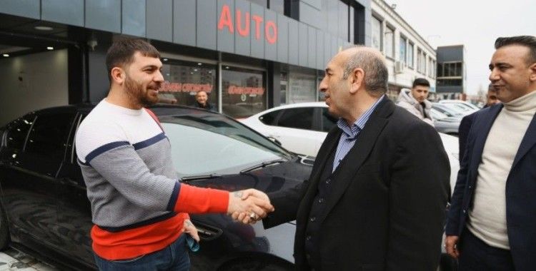 AK Parti'nin Bağlar adayı Akyol, Oto Galericiler esnafını ziyaret etti