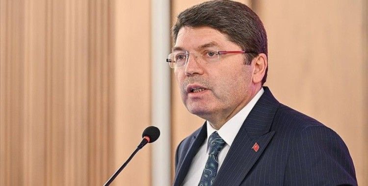 Bakan Tunç: Taraftar da olsa futbolcu da olsa her iki taraf içinde bir suç işlenmişse soruşturulur