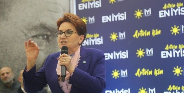 Meral Akşener, Artvin'de iftarda partililerle bir araya geldi