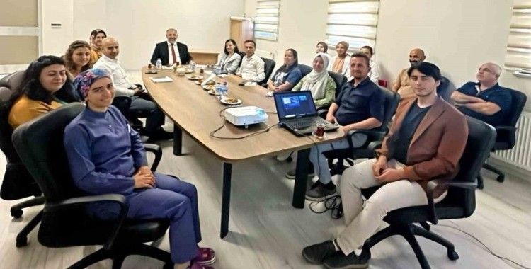 İl Sağlık Müdürü Dr. Sarıkaya, sağlık personellerinin taleplerini dinledi
