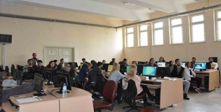 Kırşehir’de ’Ahilik Kültürü ve Girişimcilik Eğitici Eğitim Kursu’ Başladı
