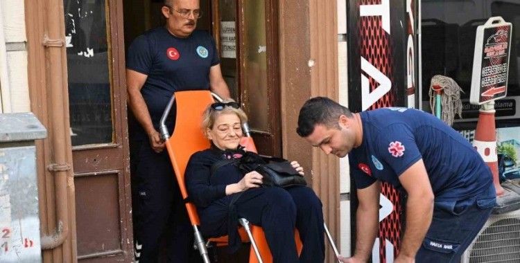 Büyükşehirden vatandaşlara hasta nakil ambulansı hizmeti
