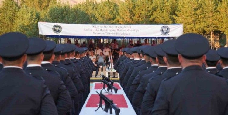 Bayburt’ta 171 polis adayı mezun oldu
