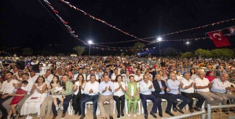 Başkan Seçer, ’1. Aydıncık Yaza Veda Festivali’ne katıldı
