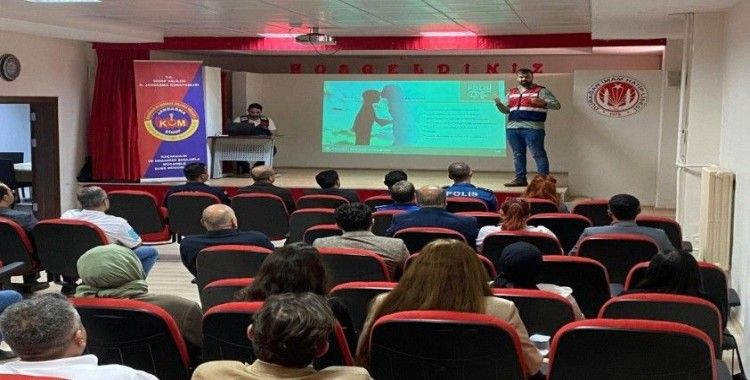 Rehber öğretmenlerine ‘En İyi Narkotik Polisi Anne’ eğitimi
