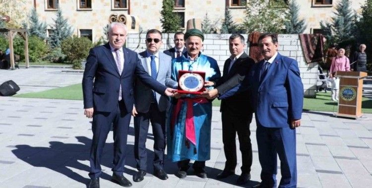 Bayburt’ta yılın ahisi Mürsel Baykal seçildi
