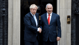 Boris Johnson, Netanyahu'nun ziyaretinden sonra banyosunda dinleme cihazı bulunduğunu belirtti