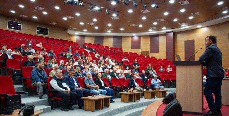 Kastamonu Üniversitesi’nde Türkiye’nin zengin bitki örtüsü konuşuldu
