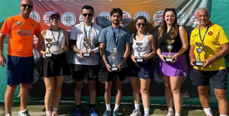 Büyükşehir Belediyesi 6. Geleneksel Cumhuriyet Kupası Karma Tenis Turnuvası Dalaman’da yapıldı
