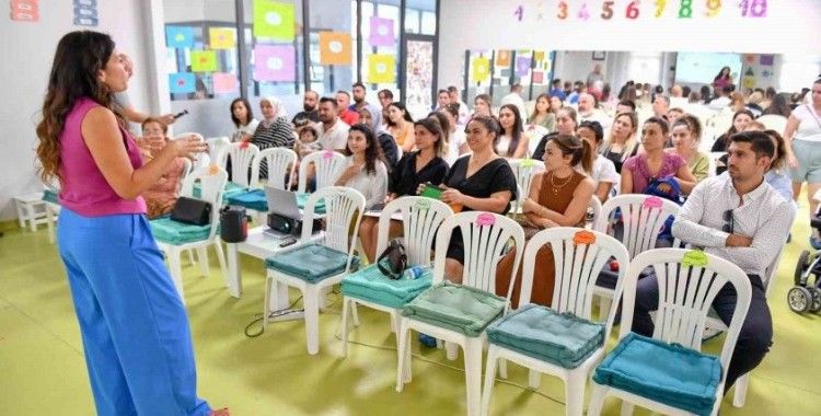 Ebeveynler ’çocukların ekran kullanımı’ konusunda bilgilendirildi
