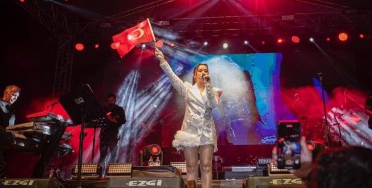 Kuşadası’nda Cumhuriyet Bayramı kutlamaları zirve yaptı
