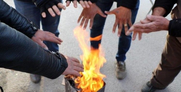 Erzincan’da soğuk hava etkisini artırdı
