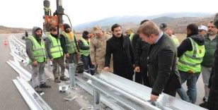 Ölümlü trafik kazalarının meydana geldiği yola bariyerli tedbir
