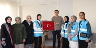 Yaralı polis memuruna anlamlı ziyaret
