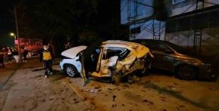 Sakarya’da ambulans ve üç aracın karıştığı zincirleme kaza kamerada: 1 ölü, 3 yaralı
