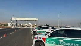 Otoyol jandarması cayrokopter ile Denizli-Aydın otoyolunda havadan denetim yaptı
