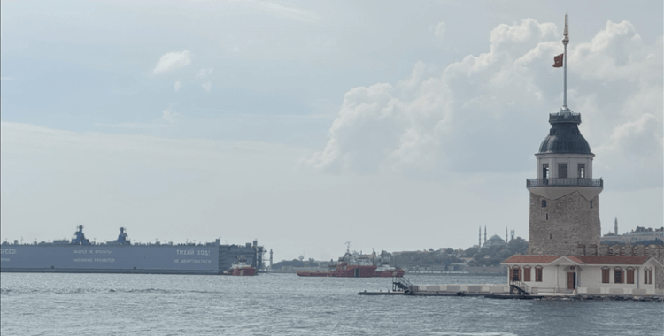 İstanbul Boğazı'nda gemi trafiği çift yönlü askıya alındı