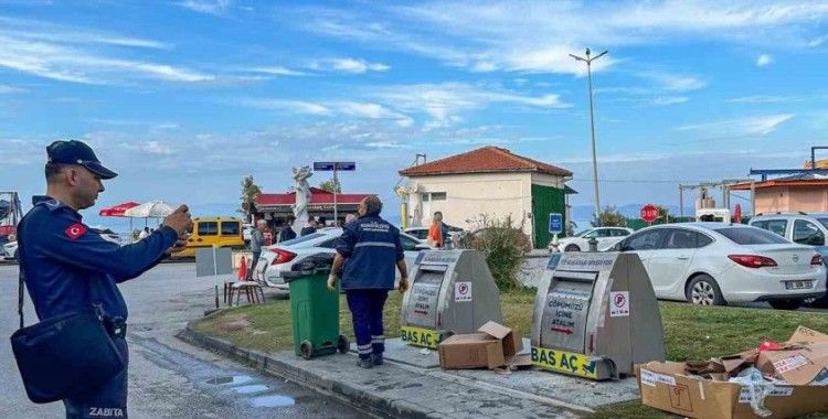 Kuşadası’nda yere çöp ve izmarit atan yanıyor
