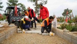 Kahramanmaraş’ta mezarlıklara bakım ve onarım
