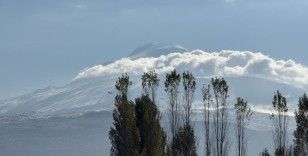 Iğdır ovasını çevreleyen dağlar yeniden beyaza büründü