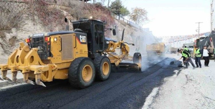 Mardin Büyükşehir Belediyesinden yol bakım ve onarım çalışmaları
