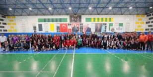 Okul sporları hentbol gençler müsabakaları sona erdi
