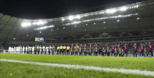 Barcelona ve Real Madrid'in efsaneleri Katar'da sahaya çıktı