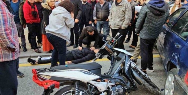 Aynı yöne giden motosiklet ve otomobil çarpıştı: 1 yaralı
