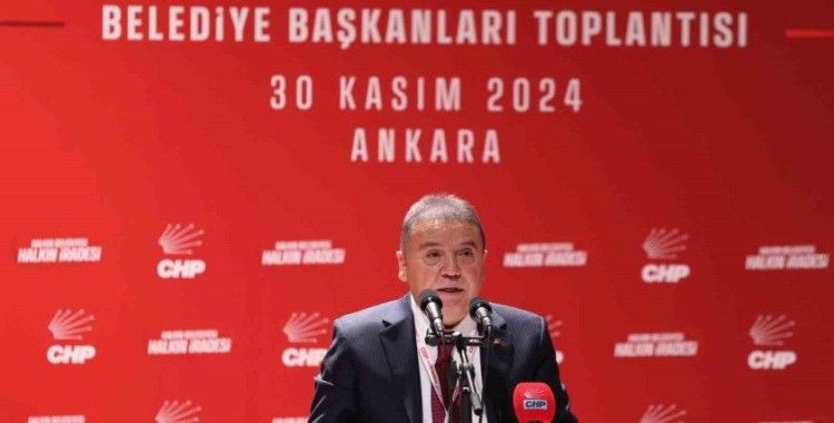 Başkan Böcek, CHP’li Belediye Başkanları Çalıştayı’na katıldı
