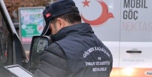 Çanakkale’de huzur uygulamalarında 185 kişi ile 383 düzensiz göçmen ve 35 göçmen kaçakçılığı organizatörü yakalandı
