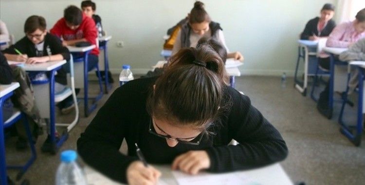 Fransız sendikacı, Türkiye'nin ilk sıralarda olduğu TIMSS sonuçlarına ilişkin eğitim sisteminin krizde olduğunu söyledi