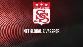 Sivasspor: “Rey Manaj’ı hedef alan hadsiz yorumları kınıyoruz”
