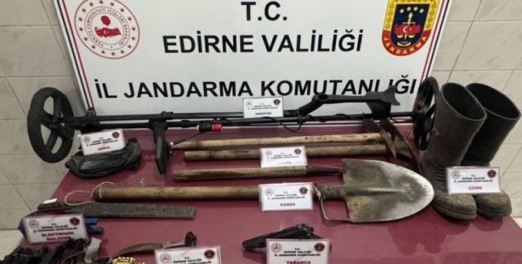 Edirne'de kaçak kazı yapan 2 kişi suçüstü yakalandı