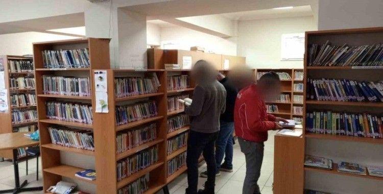 Yükümlüler kütüphanede hem öğrendi hem sosyalleşti
