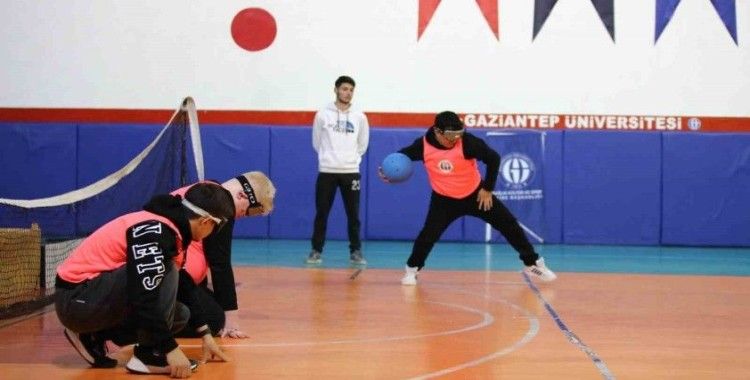 GAÜN’de engelleri aşan goalball maçı düzenlendi
