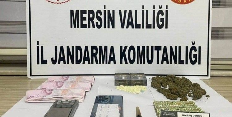 Mersin’de 5 kişi çok miktarda uyuşturucu ile yakalandı
