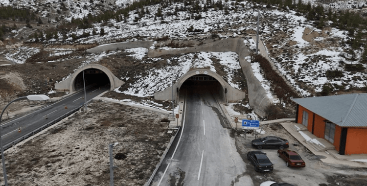 Kahramanmaraş'taki Aşık Mahzuni Şerif Tüneli çift taraflı ulaşıma açıldı