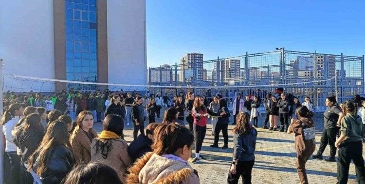 ERÜ’den ‘Sporsuz Yaşam Susuz Hayata Benzer” etkinliği
