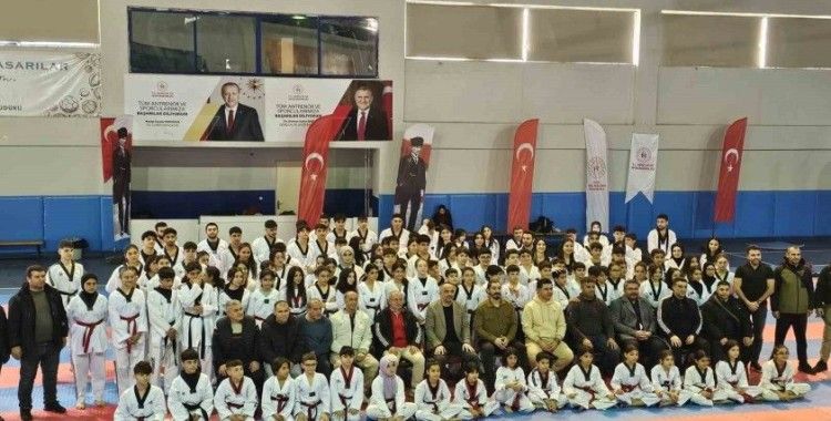 Tatvan’da Taekwondo Kuşak müsabakası düzenlendi
