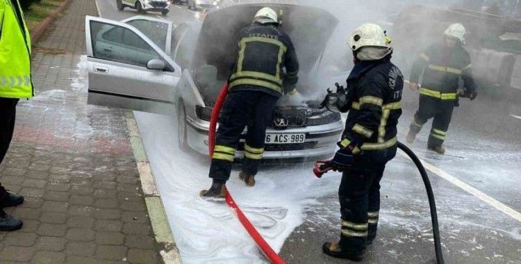 Kahramanmaraş’ta otomobil yangınını itfaiye söndürdü
