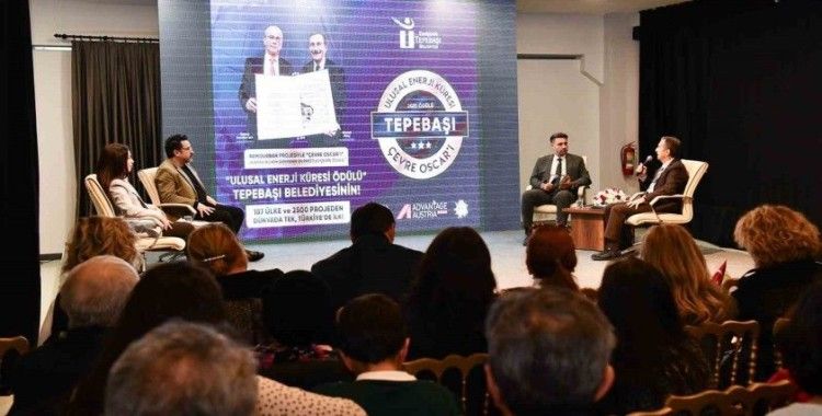 Tepebaşı’nda “Yapay Zekanın Politikaya Etkileri: Yeni Siyaset” paneli düzenlendi
