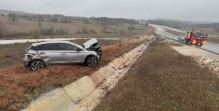 Bilecik’te kontrolden çıkan araç tarlaya uçarken, 1 kişi yaralandı
