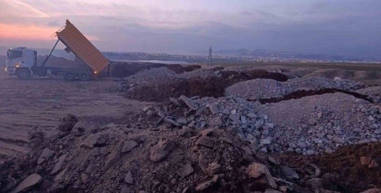 Adıyaman’da dört ayda 293 bin ton hafriyat kent dışına taşındı
