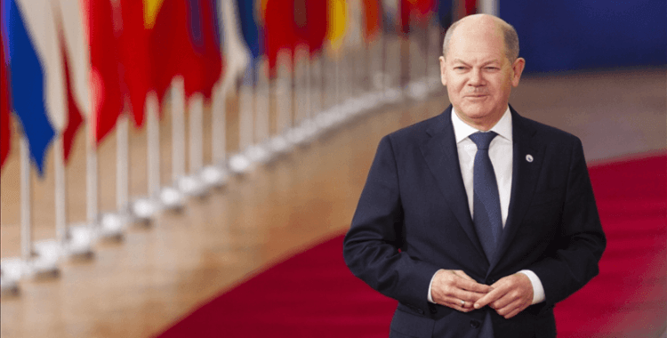 Başbakan Olaf Scholz, Almanya'nın geleceğine sosyal medya sahiplerinin karar veremeyeceğini belirtti