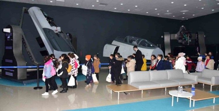 Minik Kaşifler, Simülasyon Merkezinde teknolojiyi keşfediyor
