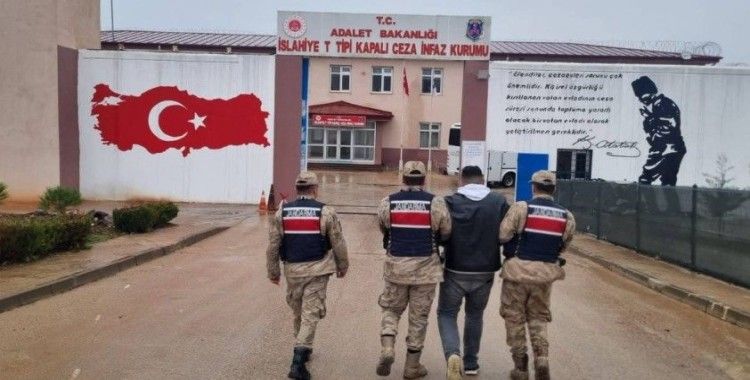 Kesinleşmiş 15 yıl cezası bulunan firari şahıs yakalandı
