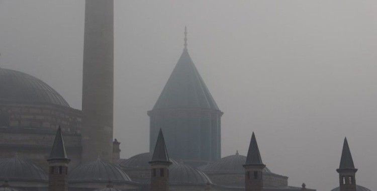 Konya'da yoğun sis etkili oldu