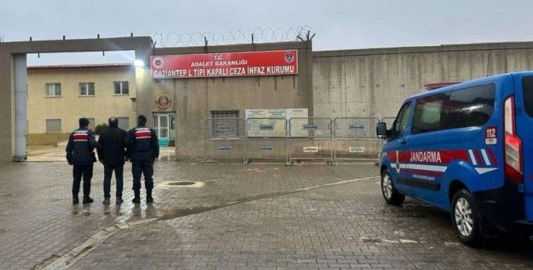 Dolandırıcılık suçundan 15 yıl cezası bulunan firari şahıs yakalandı
